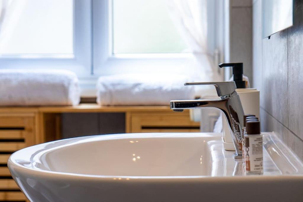 1min From Metro Large And Quiet Appartement *